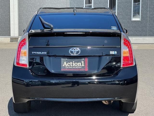 TOYOTA PRIUS 2012 Image 31