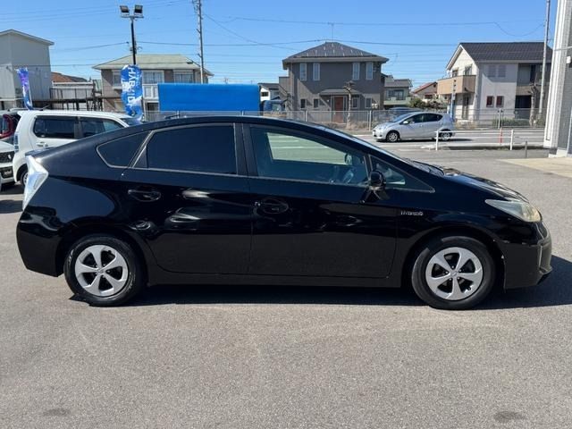 TOYOTA PRIUS 2012 Image 31