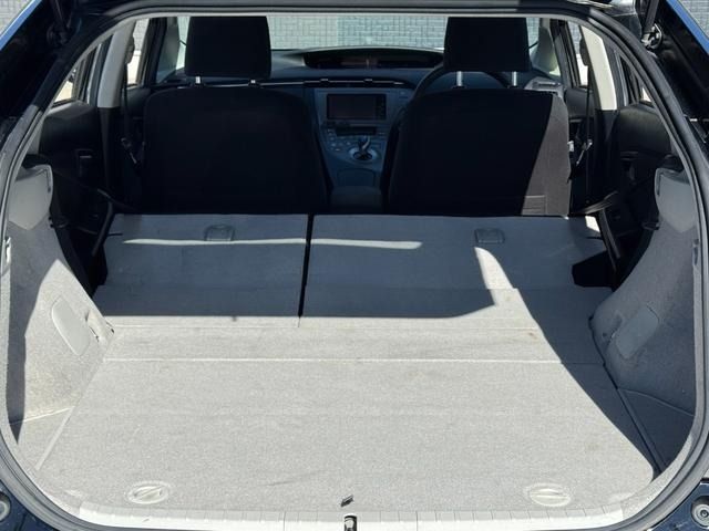 TOYOTA PRIUS 2012 Image 31