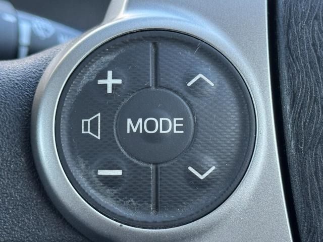 TOYOTA PRIUS 2012 Image 31