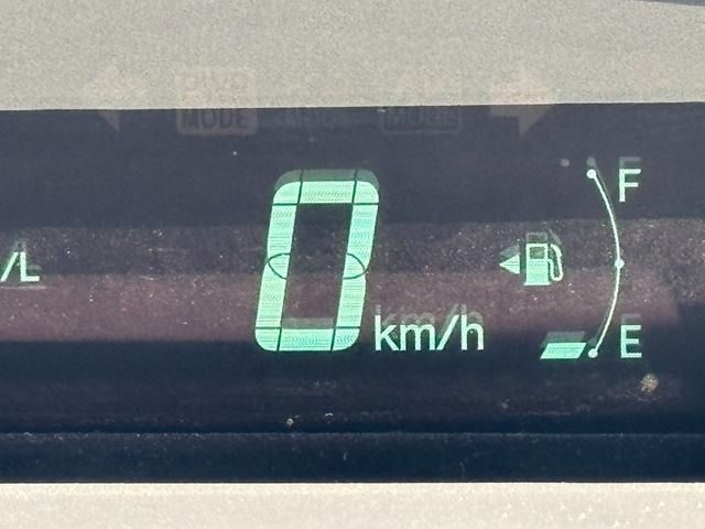 TOYOTA PRIUS 2012 Image 31