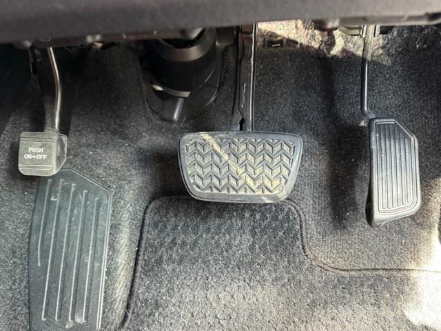 TOYOTA PRIUS 2012 Image 31