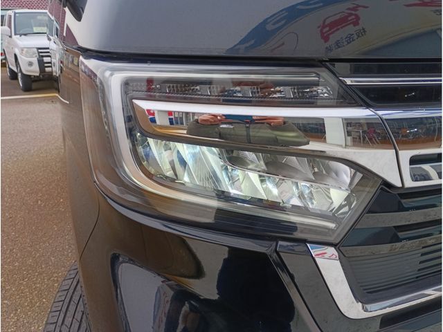 HONDA N BOX CUSTOM 2021 Image 31