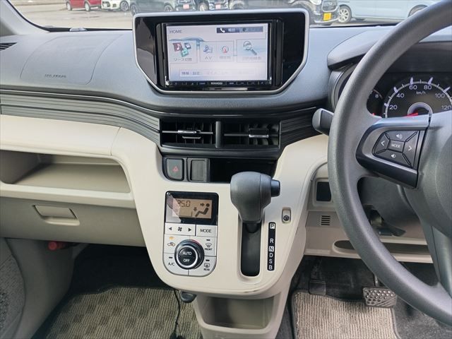 DAIHATSU MOVE 2015 Image 31