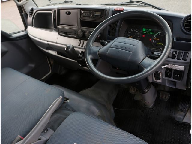 MITSUBISHI CANTER 2016 Image 31