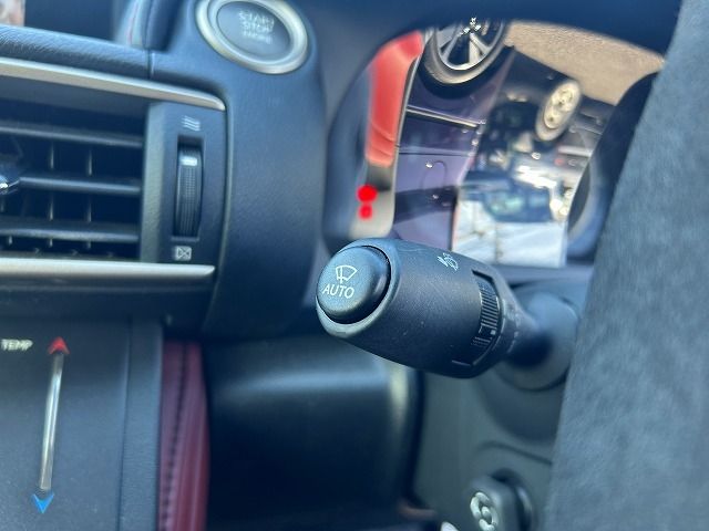 TOYOTA LEXUS RC200T 2017 Image 31