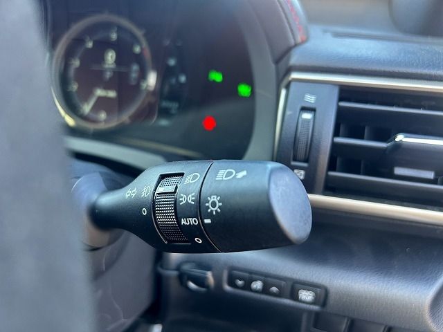 TOYOTA LEXUS RC200T 2017 Image 31