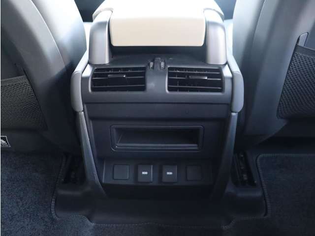 ROVER DEFENDER 2023 Image 31