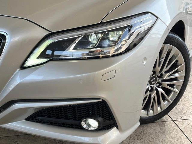 TOYOTA CROWN SEDAN HYBRID 2018 Image 31