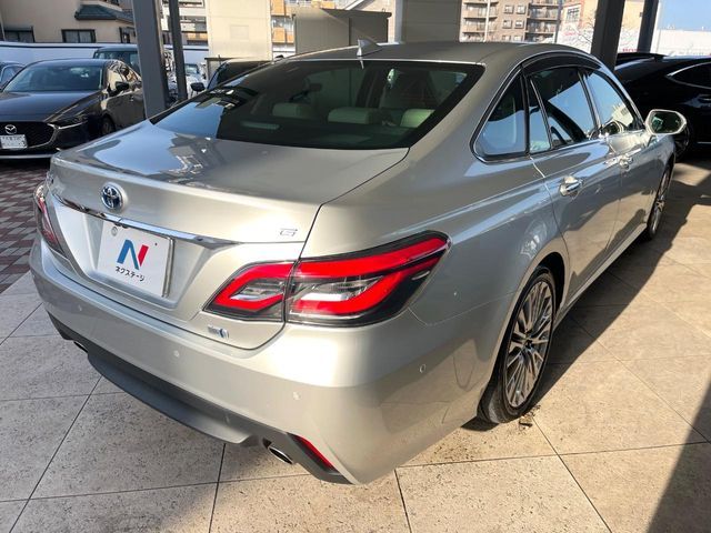 TOYOTA CROWN SEDAN HYBRID 2018 Image 31