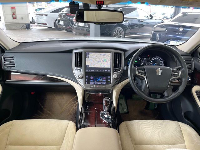 TOYOTA CROWN SEDAN HYBRID 2016 Image 31