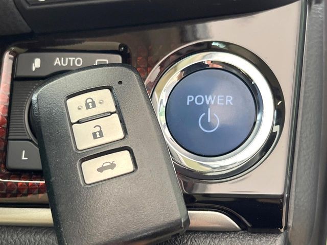 TOYOTA CROWN SEDAN HYBRID 2016 Image 31