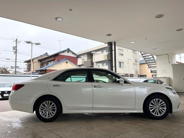 TOYOTA CROWN SEDAN HYBRID 2016 Image 31