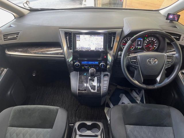TOYOTA ALPHARD 2018 Image 31