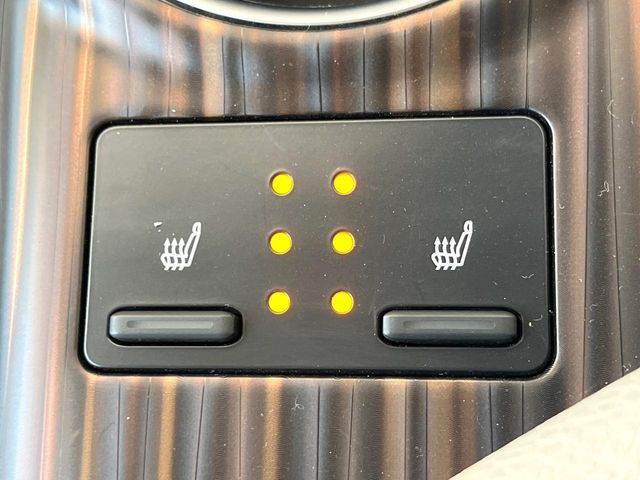 TOYOTA CAMRY HYBRID 2017 Image 31