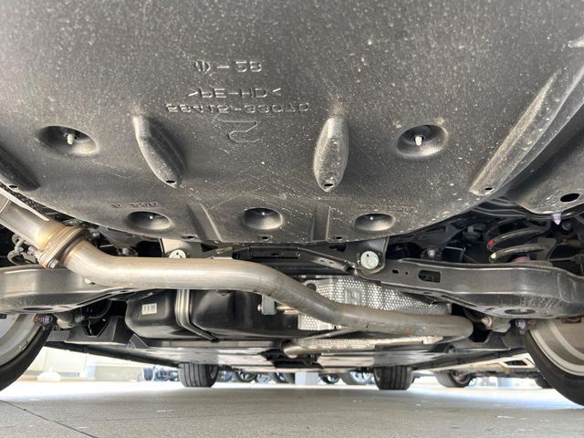 TOYOTA CAMRY HYBRID 2017 Image 31