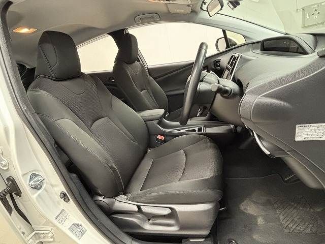 TOYOTA PRIUS 2019 Image 31