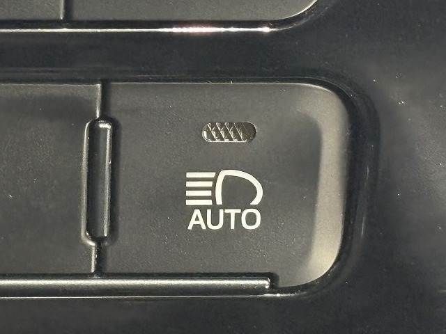 TOYOTA PRIUS 2019 Image 31