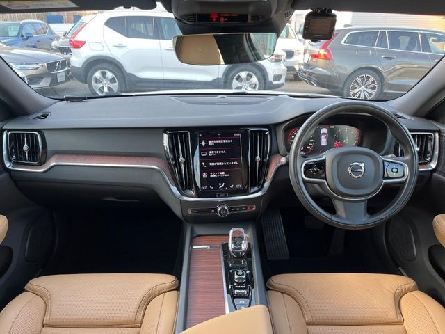 VOLVO V60 2021 Image 31