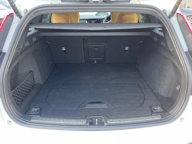 VOLVO V60 2021 Image 31