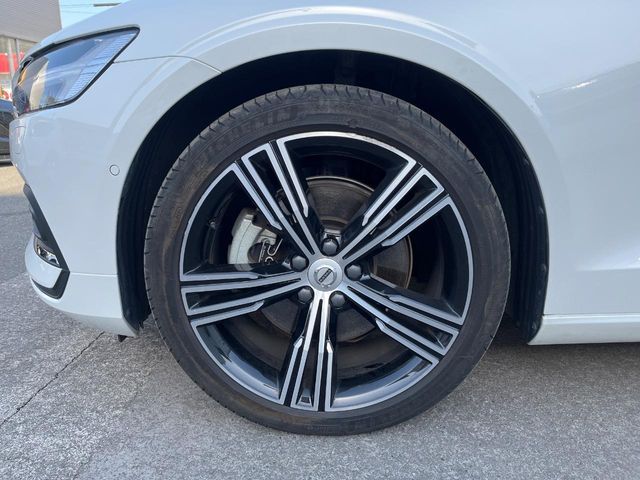 VOLVO V60 2021 Image 31