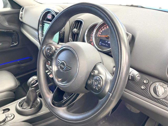 BMW MINI COOPER SD C 2019 Image 31