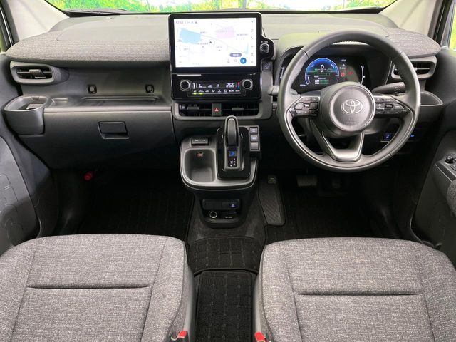 TOYOTA SIENTA HYBRID 2024 Image 31