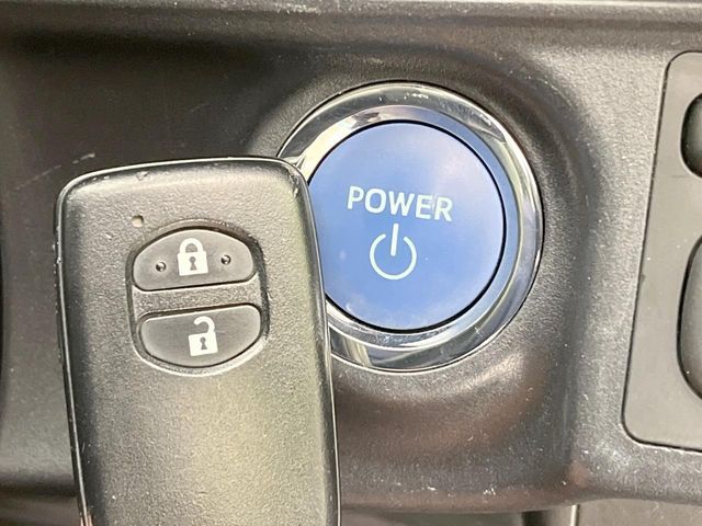 TOYOTA AQUA 2017 Image 31