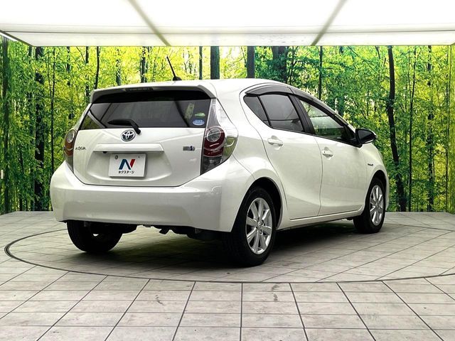 TOYOTA AQUA 2014 Image 31