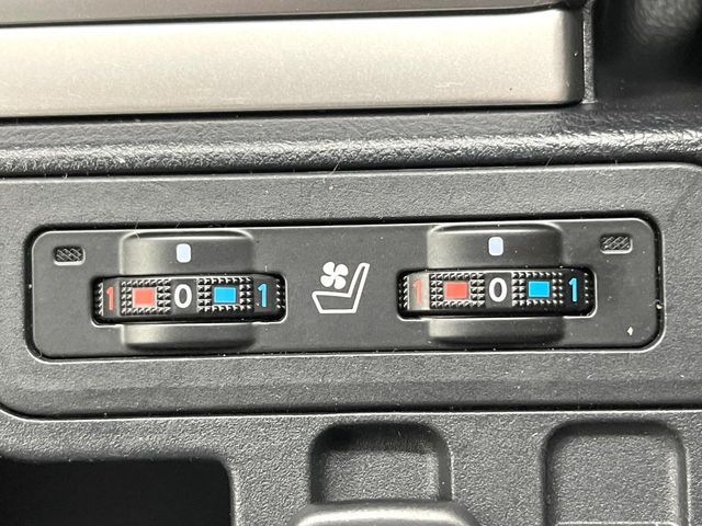 TOYOTA LANDCRUISER PRADO 2023 Image 31