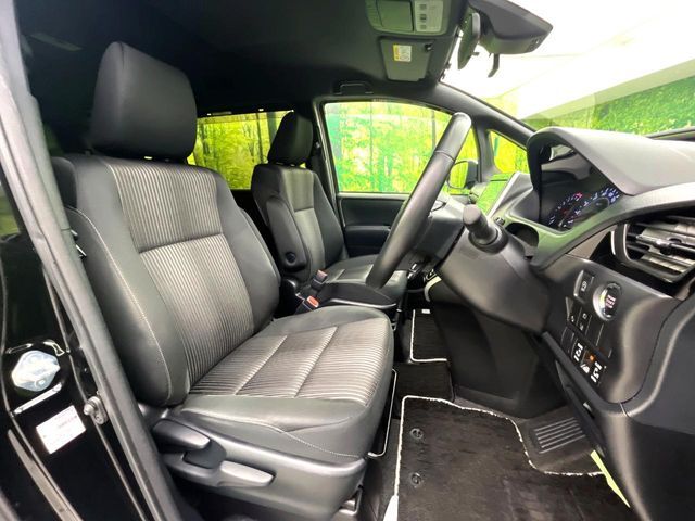 TOYOTA VOXY 2018 Image 31