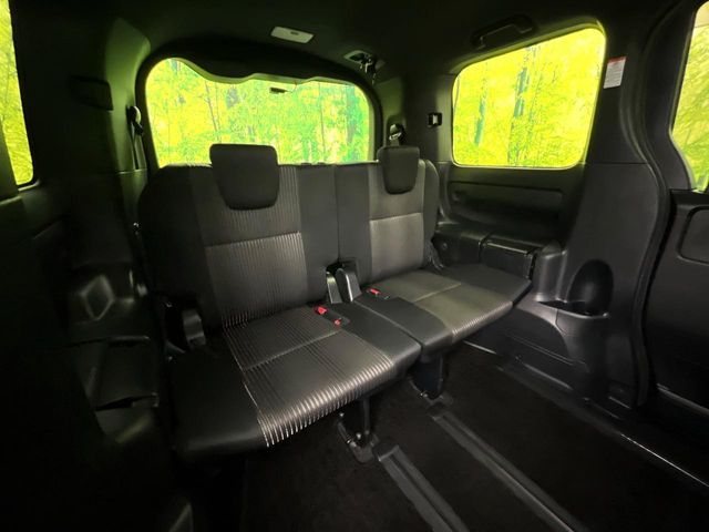 TOYOTA VOXY 2018 Image 31