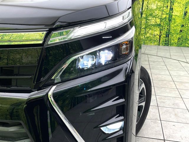 TOYOTA VOXY 2018 Image 31