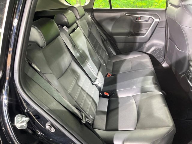 TOYOTA RAV4 HYBRID 4WD 2022 Image 31