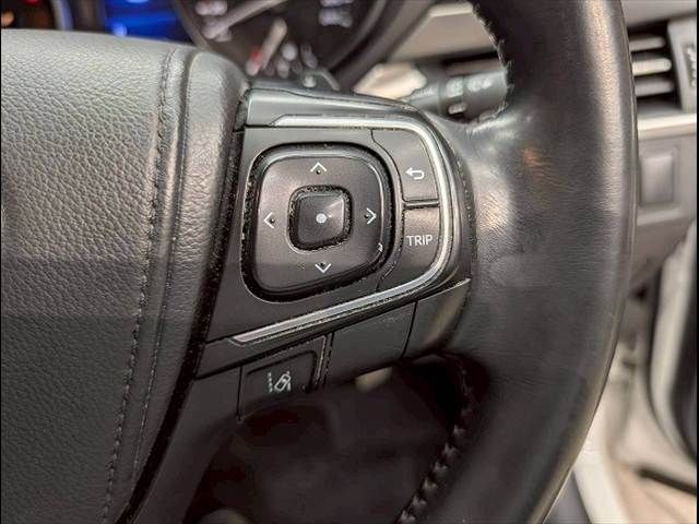 TOYOTA AVENSISWAGON 2018 Image 31