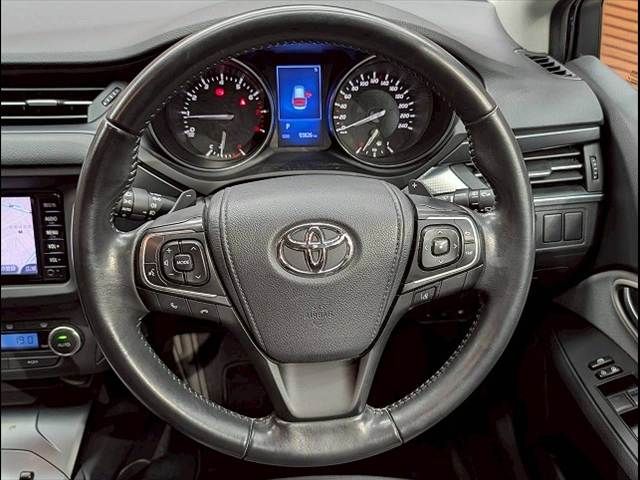 TOYOTA AVENSISWAGON 2018 Image 31