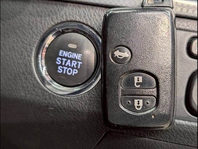 TOYOTA AVENSISWAGON 2018 Image 31