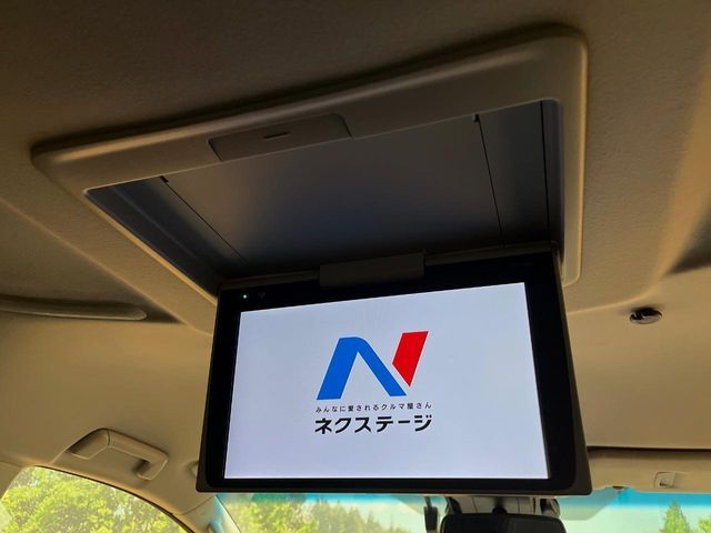 TOYOTA VELLFIRE  HYBRID 4WD 2018 Image 31