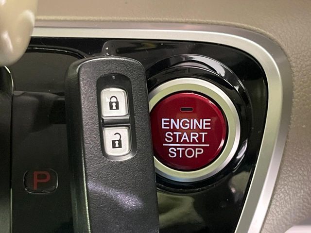 HONDA N BOX 2015 Image 31