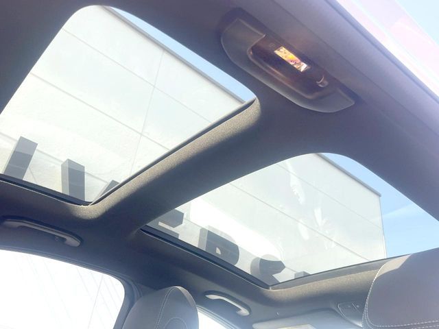 MERCEDES BENZ C CLAS 2018 Image 31