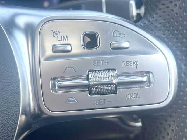 MERCEDES BENZ C CLAS 2018 Image 31