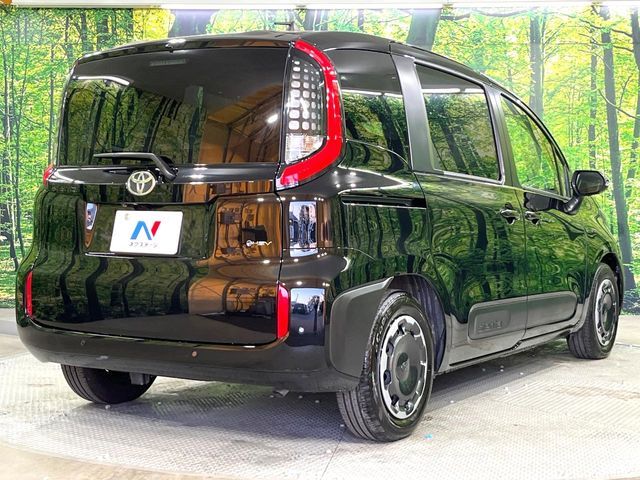 TOYOTA SIENTA HYBRID 2025 Image 31