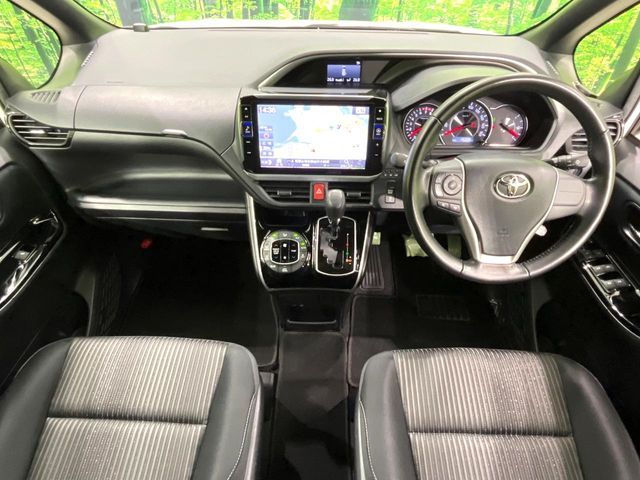 TOYOTA VOXY 2018 Image 31