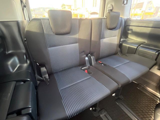 TOYOTA NOAH 2014 Image 31