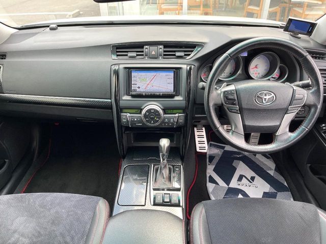 TOYOTA MARK X 2012 Image 31