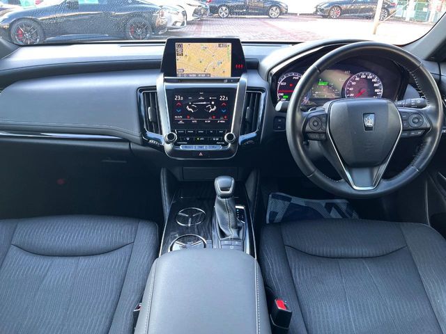 TOYOTA CROWN SEDAN HYBRID 2018 Image 31