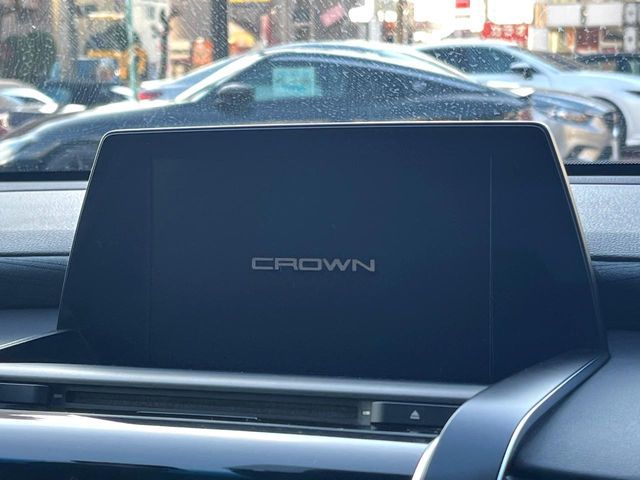 TOYOTA CROWN SEDAN HYBRID 2018 Image 31