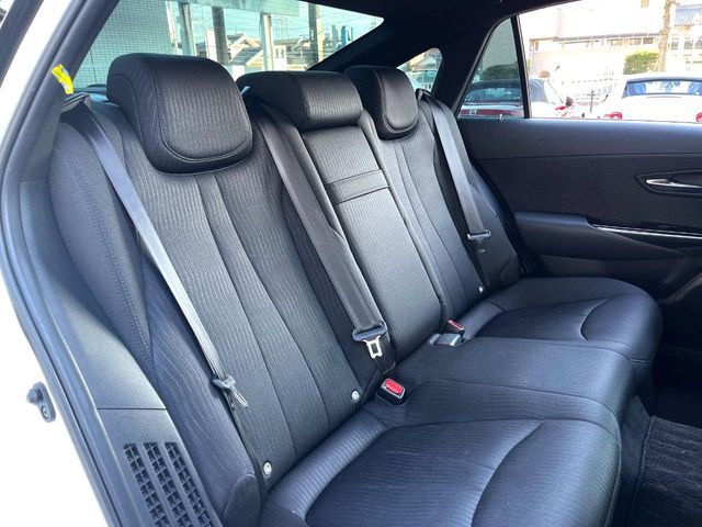 TOYOTA CROWN SEDAN HYBRID 2018 Image 31