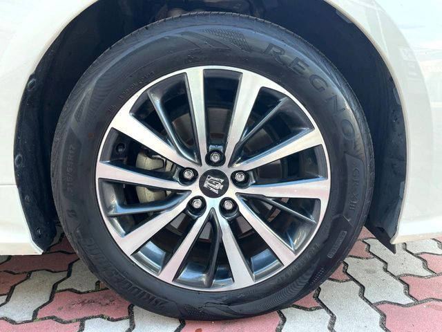 TOYOTA CROWN SEDAN HYBRID 2018 Image 31