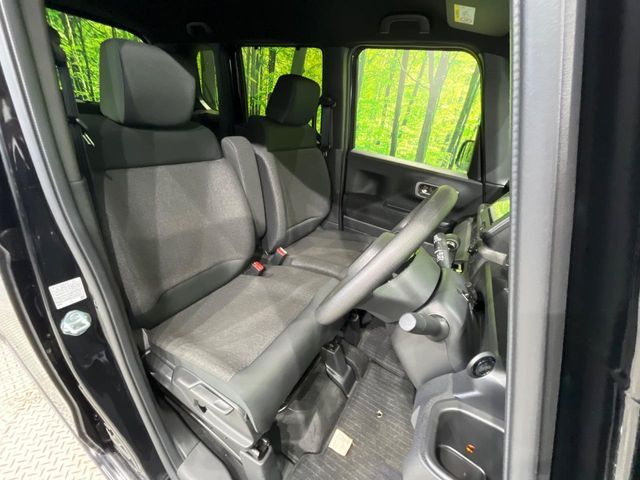 HONDA N BOX CUSTOM 2024 Image 31